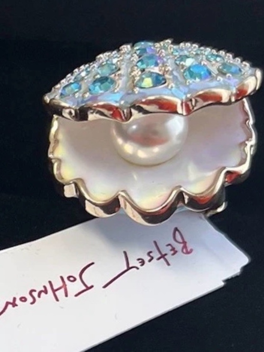 New Betsey Johnson Gold-Tone Pearl Shell stretch Ring with Aqua Crystals - Picture 5 of 16